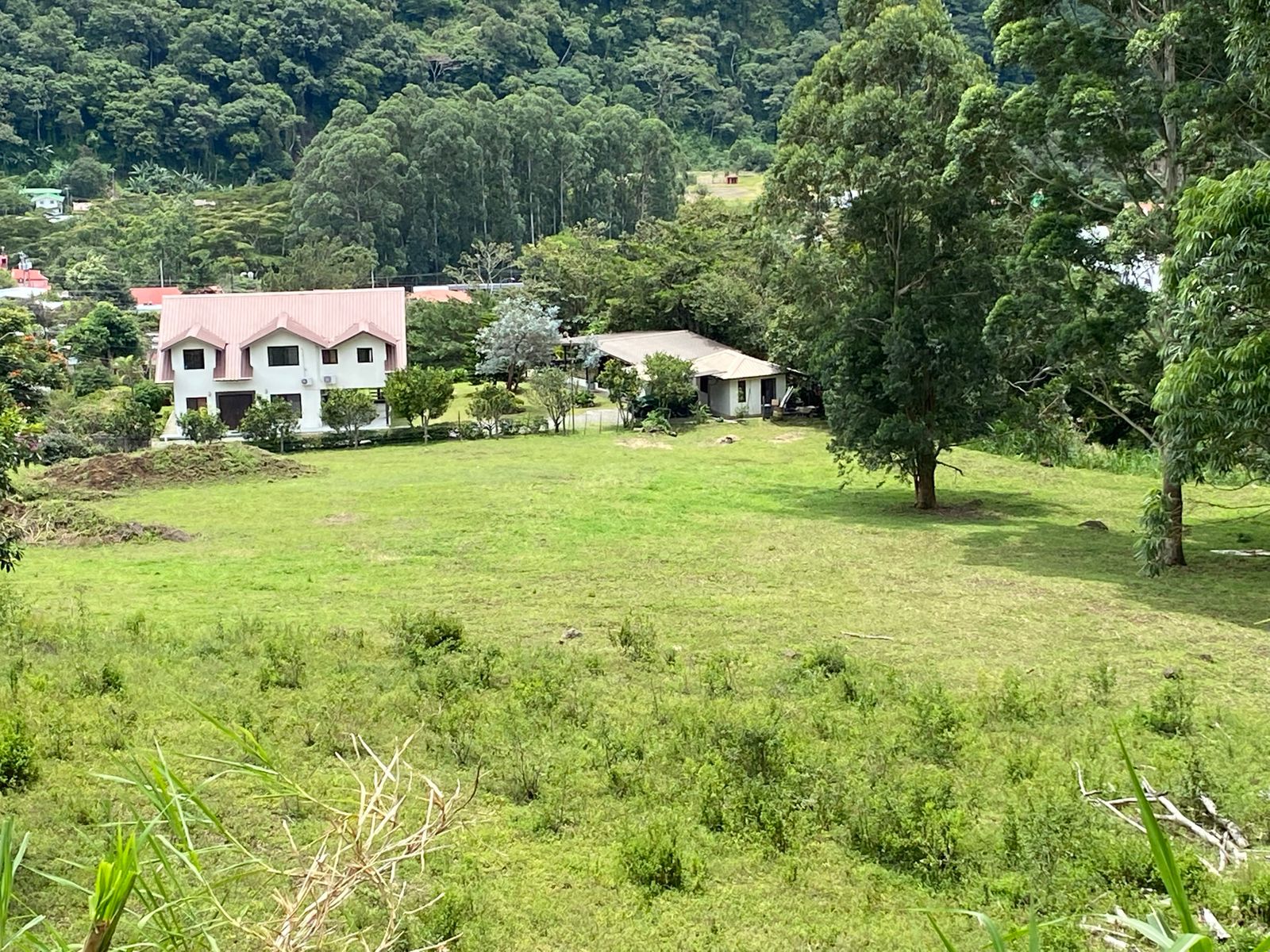 Sold by Owner! Downtown Boquete 4,300 Square Meters of Land  – Has Outstanding Views Too! - Centro de Boquete 4,300 Metros Cuadrados de Terreno - ¡También Tiene Vistas Excepcionales! photo 6