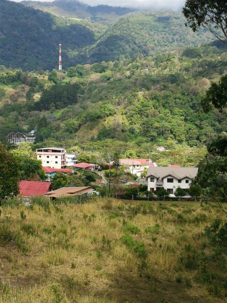 Sold by Owner! Downtown Boquete 4,300 Square Meters of Land  – Has Outstanding Views Too! - Centro de Boquete 4,300 Metros Cuadrados de Terreno - ¡También Tiene Vistas Excepcionales! photo 9