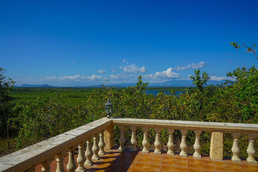 Withdrawn - Extraordinary Ocean View Estate Property of Nearly 24 Acres Consisting of Three Lots for Sale in Rincon Beach Estates, Boca Chica, Panama - Extraordinaria Propiedad con Vista al Mar en Rincón Beach Estates, Boca Chica, Panamá photo 3