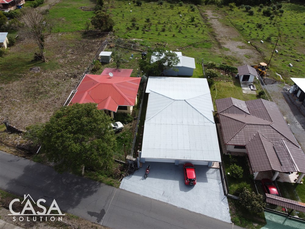 off market Leased PRICE REDUCTION! Property with 7 Individual Rentals in Volcancito, Boquete - Turnkey Furnishings Included - Generate Rental Income!