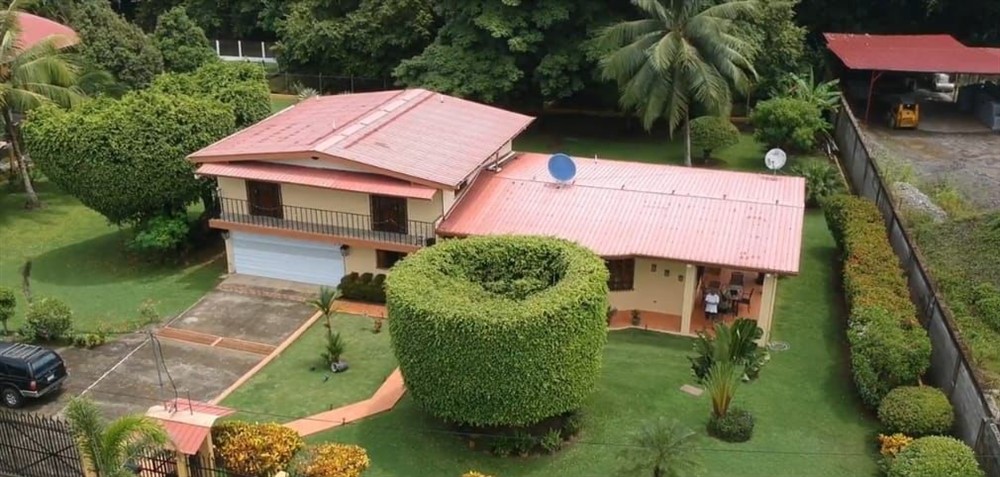 withdrawn - Great House for Sale with Big Yard in Beach Community Puerto Armuelles photo 2