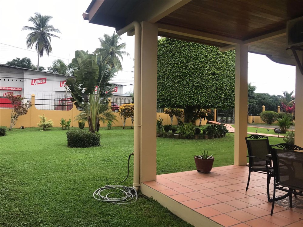 withdrawn - Great House for Sale with Big Yard in Beach Community Puerto Armuelles photo 11