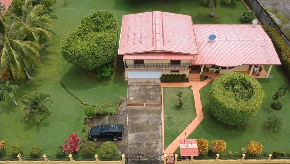 withdrawn - Great House for Sale with Big Yard in Beach Community Puerto Armuelles photo 3