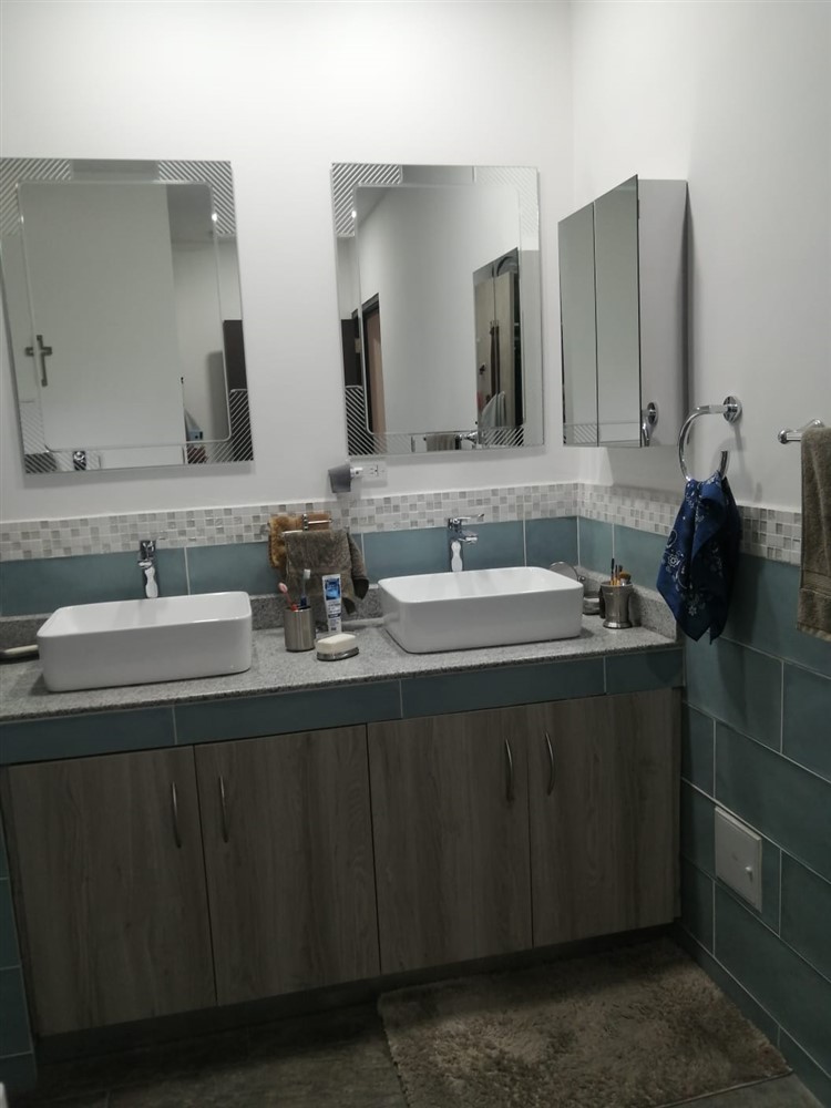 Sold by Casa Solution - High-Quality Modern House with Excellent Mountain Views in Volcancito, Boquete - Fully Furnished photo 11