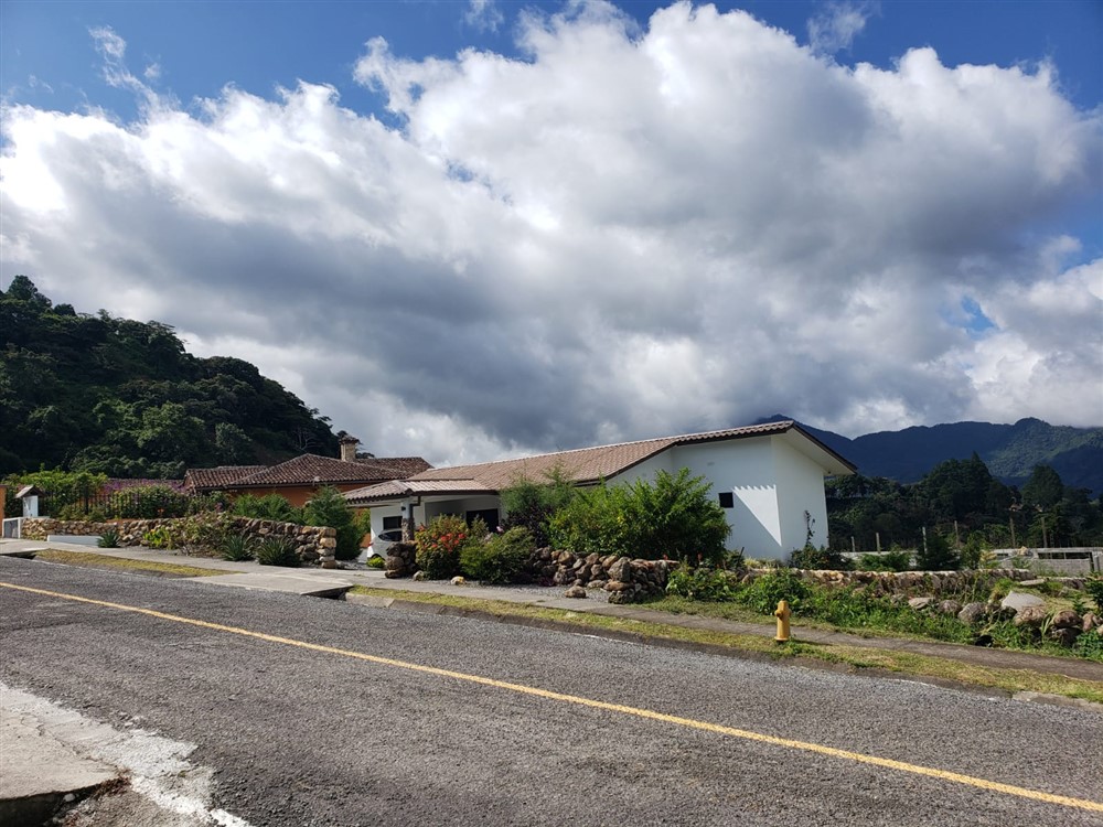 Sold by Casa Solution - High-Quality Modern House with Excellent Mountain Views in Volcancito, Boquete - Fully Furnished photo 2
