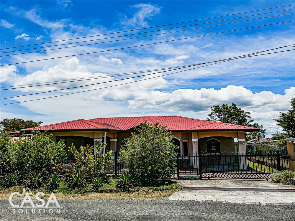 Widthrawn - Conveniently Located Lovely & Picturesque House for Sale in Alto Boquete, Chiriqui