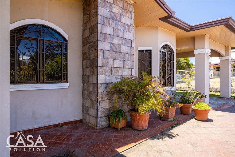 Widthrawn - Conveniently Located Lovely & Picturesque House for Sale in Alto Boquete, Chiriqui photo 3