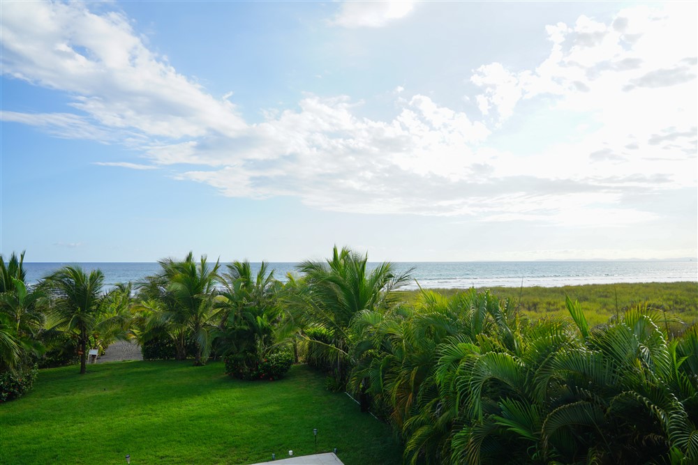 Modern & Beautiful Beachfront House with Swimming Pool for Sale in Las Olas, La Barqueta, Chiriqui - Furnishings Included photo 10