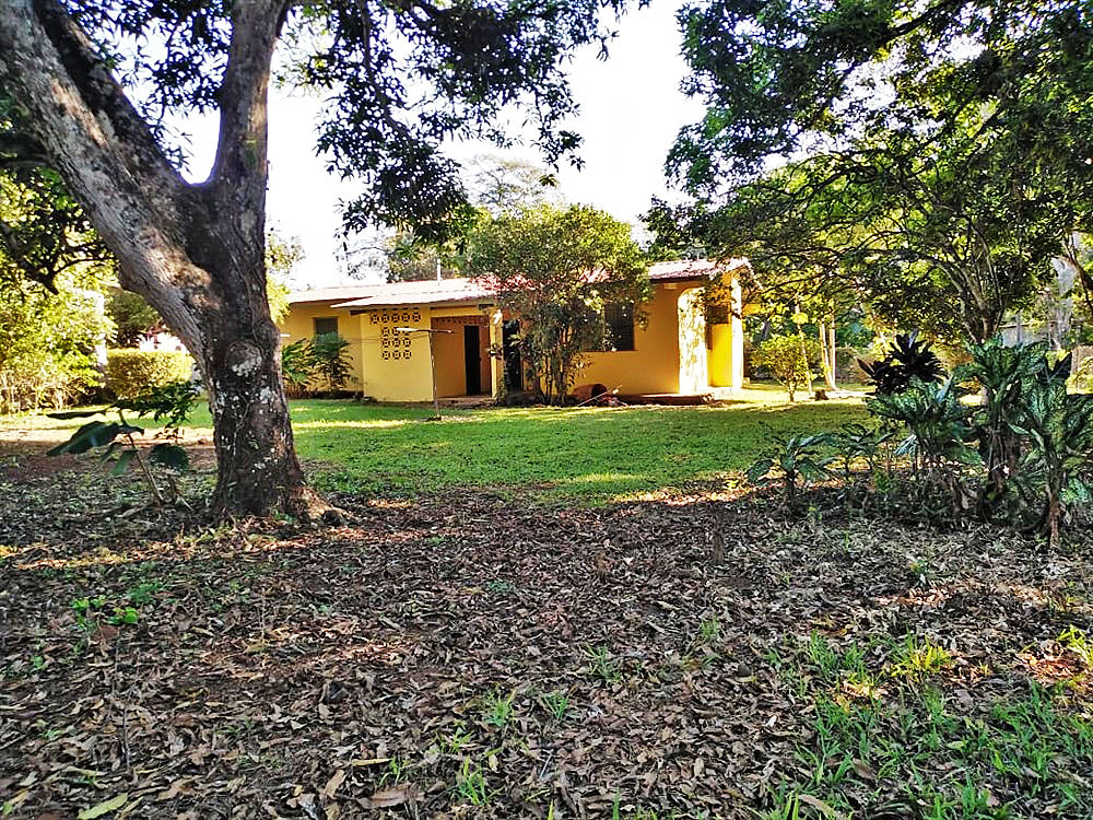 Withdrawn - Price Reduction! Next to Central Square in Dolega, Panama!  House with 2,480 Sq. Meters of Land - Close to Boquete & David - Junto a la Plaza Central en Dolega, Panamá! Casa con 2,480 m2 de tierra - Cerca de Boquete y David photo 7