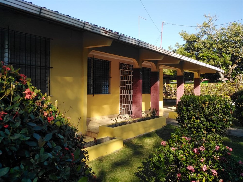 Withdrawn - Price Reduction! Next to Central Square in Dolega, Panama!  House with 2,480 Sq. Meters of Land - Close to Boquete & David - Junto a la Plaza Central en Dolega, Panamá! Casa con 2,480 m2 de tierra - Cerca de Boquete y David photo 9