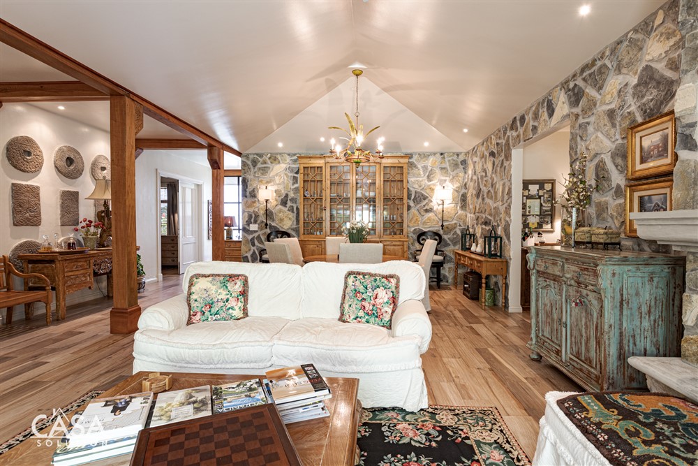 Featured in the New York Times in November 2020: Charming Home for Sale in Panamonte Estates, Downtown, Boquete, Panama – Casa con Encanto en Venta en Panamonte Estates, Centro de Boquete, Panamá photo 5