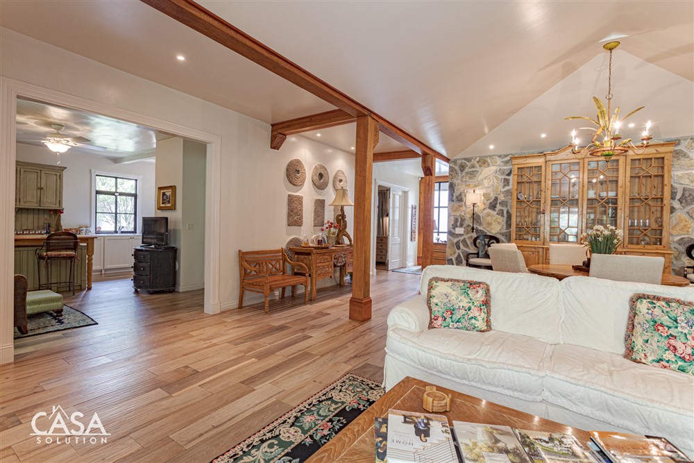 Featured in the New York Times in November 2020: Charming Home for Sale in Panamonte Estates, Downtown, Boquete, Panama – Casa con Encanto en Venta en Panamonte Estates, Centro de Boquete, Panamá photo 7