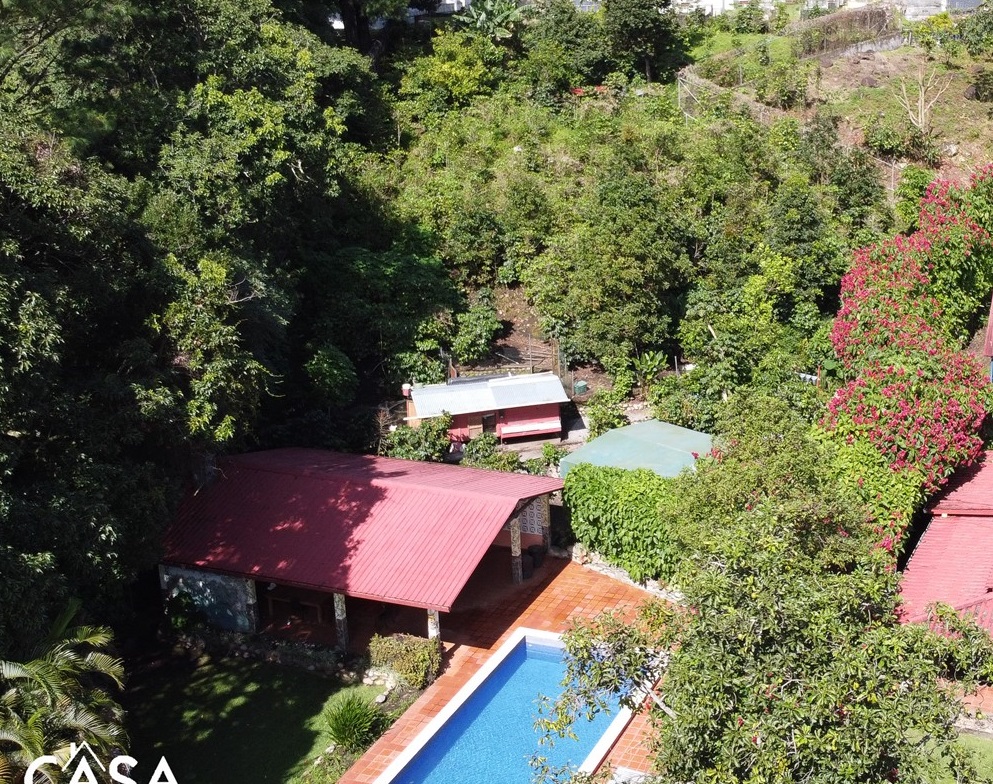 Sold by Casa Solution! FABULOUS ESTATE HOME PLUS RANCHO FOR SALE RIGHT IN DOWNTOWN BOQUETE, CHIRIQUÍ! GREAT POTENTIAL FOR A B&B photo 5