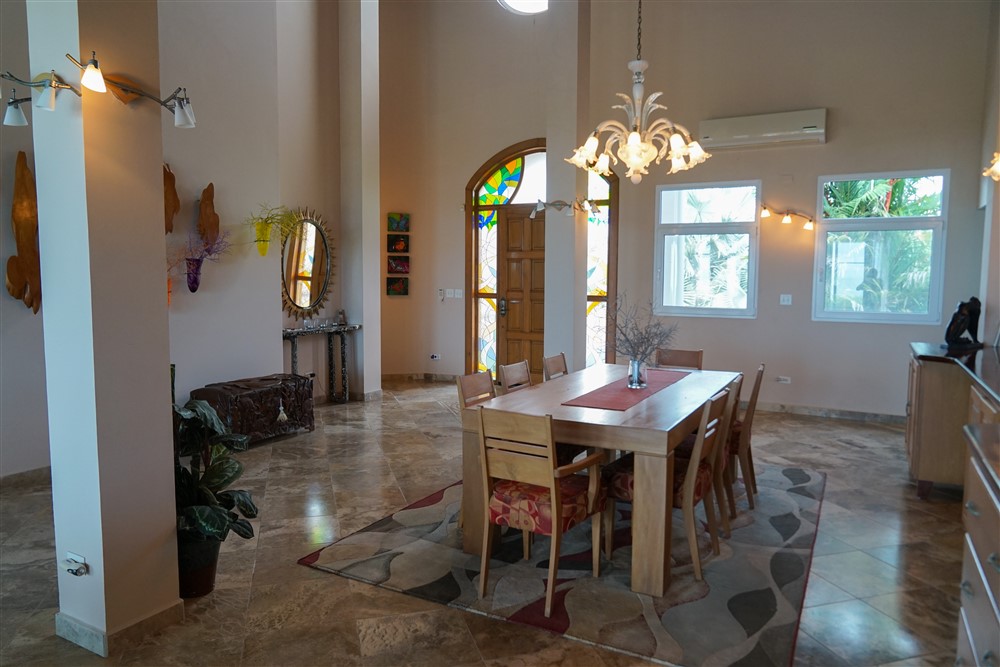 Sold by Casa Solution - Outstanding Large Beachfront House with Swimming Pool on 3,000 Square Meter Triple Lot in Las Olas Resort – Furnishings Included photo 10