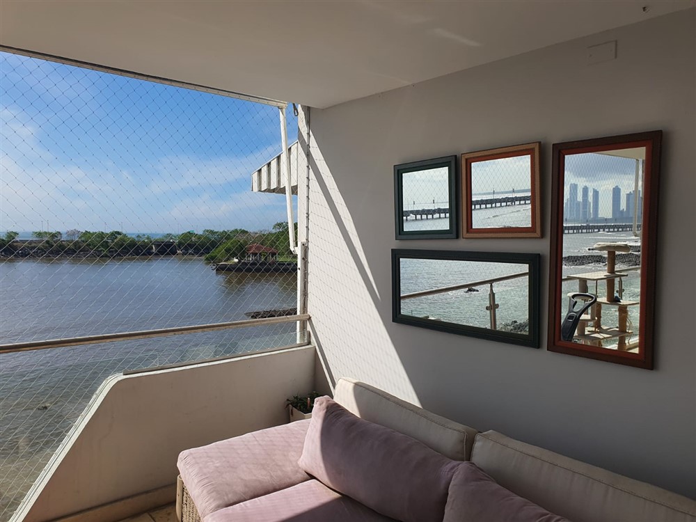 Off the Market by Owner - Spacious Oceanfront Four Bedroom Condo For Sale in Coco del Mar, Panama City, Panama photo 11