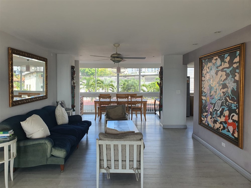 Off the Market by Owner - Spacious Oceanfront Four Bedroom Condo For Sale in Coco del Mar, Panama City, Panama photo 3