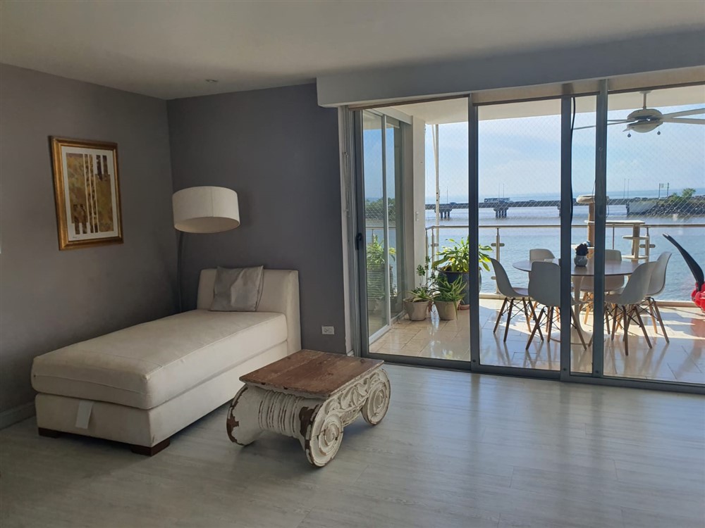 Off the Market by Owner - Spacious Oceanfront Four Bedroom Condo For Sale in Coco del Mar, Panama City, Panama photo 9