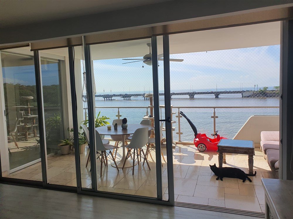 Off the Market by Owner - Spacious Oceanfront Four Bedroom Condo For Sale in Coco del Mar, Panama City, Panama photo 10