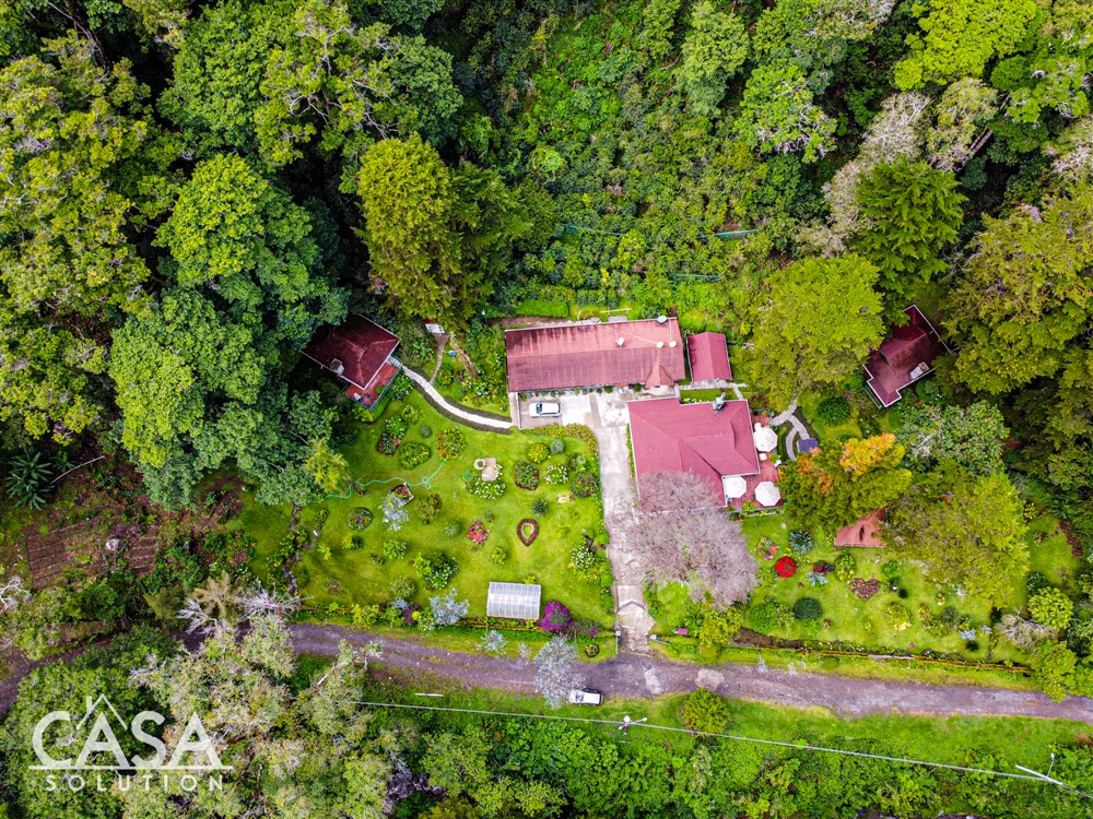Withdrawn by Owner Truly Fabulous Mountain Residence Complex on a Full Hectare For Sale in Bambito, Cerro Punta, Chiriqui - Turnkey