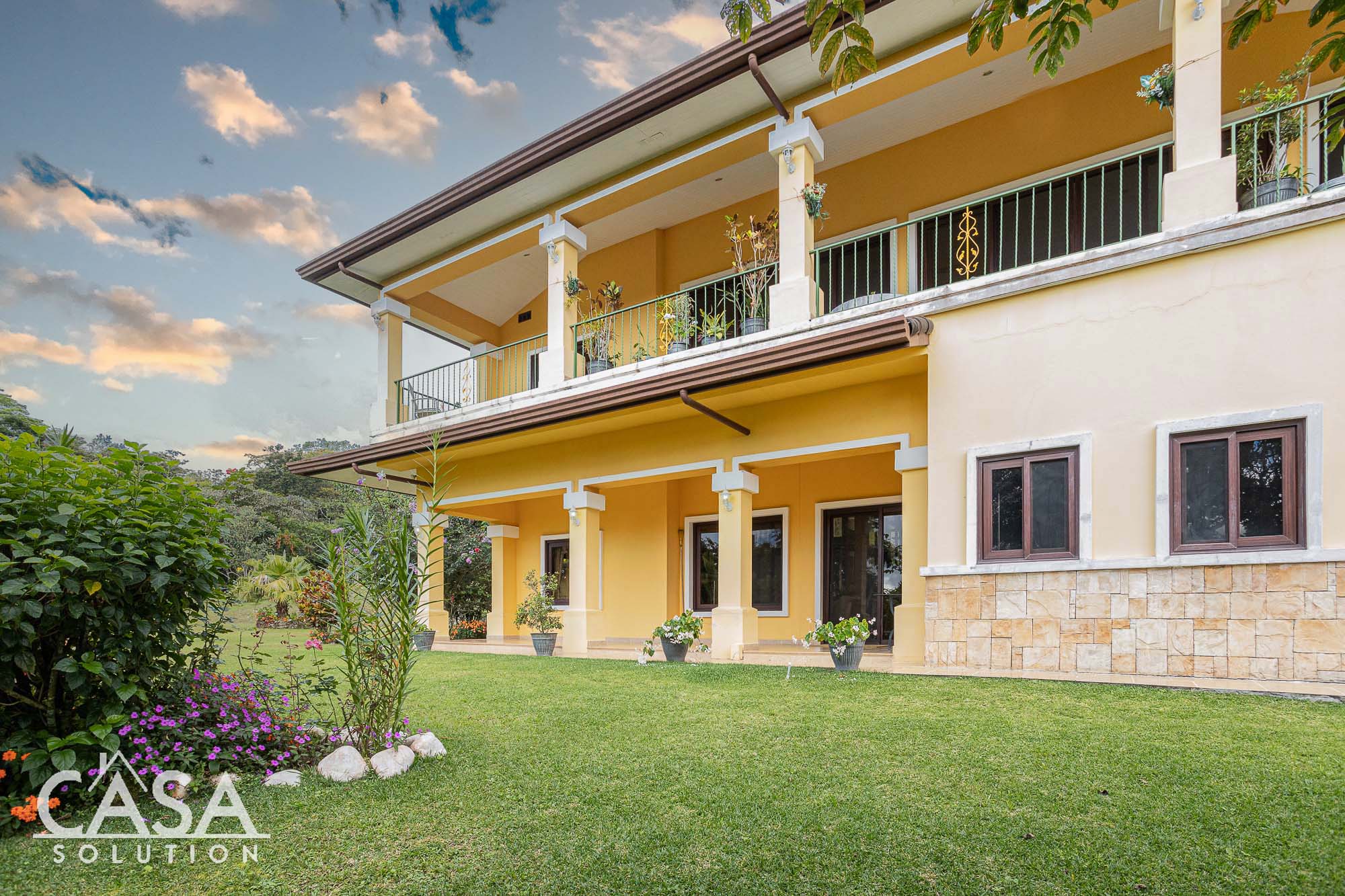 Sold by Casa Solution – Dazzling Colonial Style Home with Private Location & Expansive Views in Lucero Golf Community, Boquete, Panama