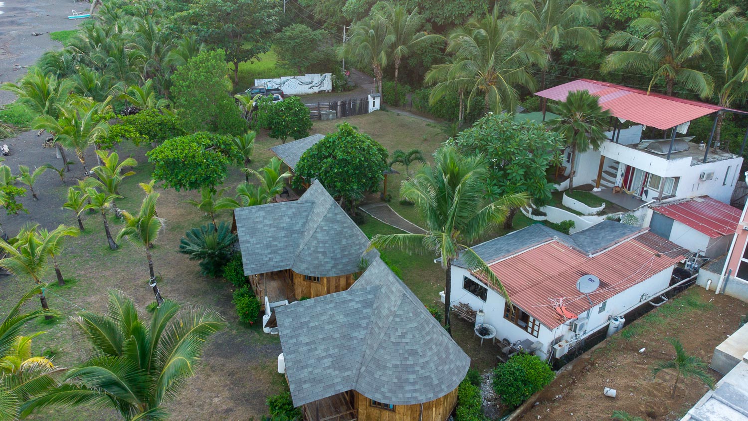 Beachfront Hotel For Sale In Cambutal, Los Santos Province – Right At The Surf! photo 2