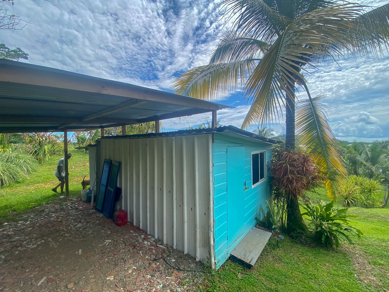 sold by owner - Caribbean Off Grid Oceanfront House on 10 Acres Of Land for Sale In Tierra Oscura, Bocas Del Toro - Turnkey photo 4