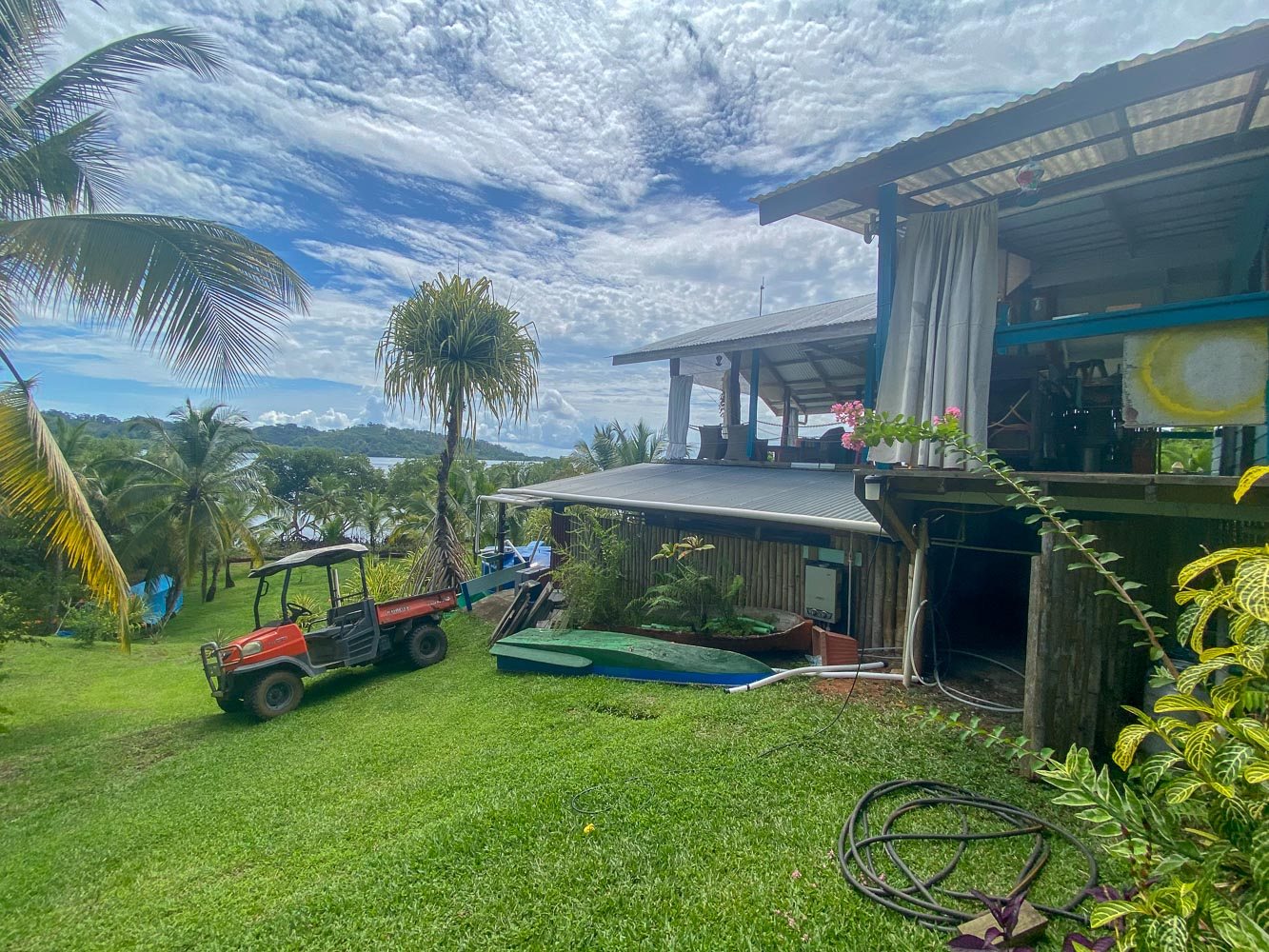 sold by owner - Caribbean Off Grid Oceanfront House on 10 Acres Of Land for Sale In Tierra Oscura, Bocas Del Toro - Turnkey photo 5