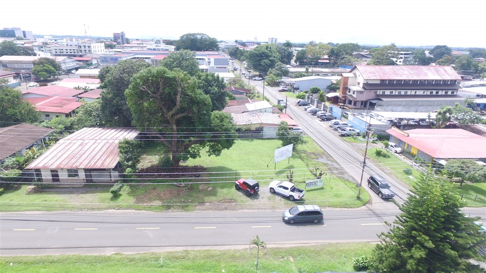 Sold by Owner - Commercial Property for Sale Across the Street from Hospital Chiriqui photo 4