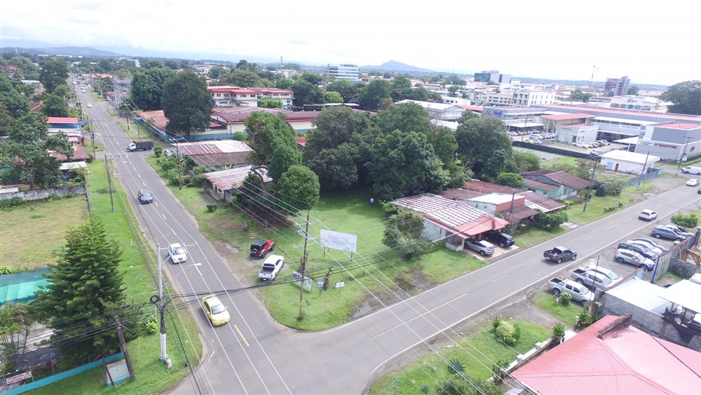 Sold by Owner - Commercial Property for Sale Across the Street from Hospital Chiriqui photo 8