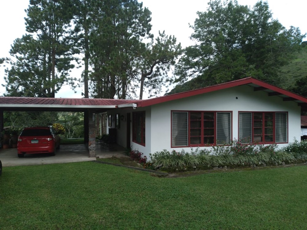 Mountain House with Beautiful Garden for Sale in Los Naranjos, Volcan, Chiriqui Province - Furnishing Included photo 3