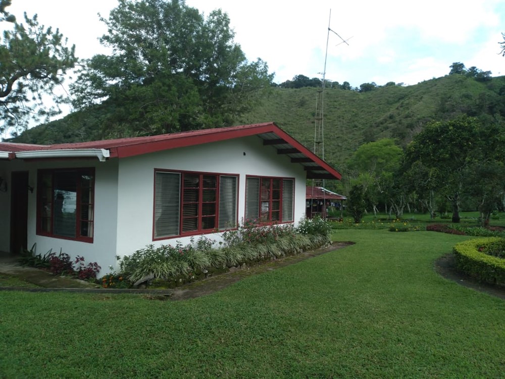 Mountain House with Beautiful Garden for Sale in Los Naranjos, Volcan, Chiriqui Province - Furnishing Included photo 4