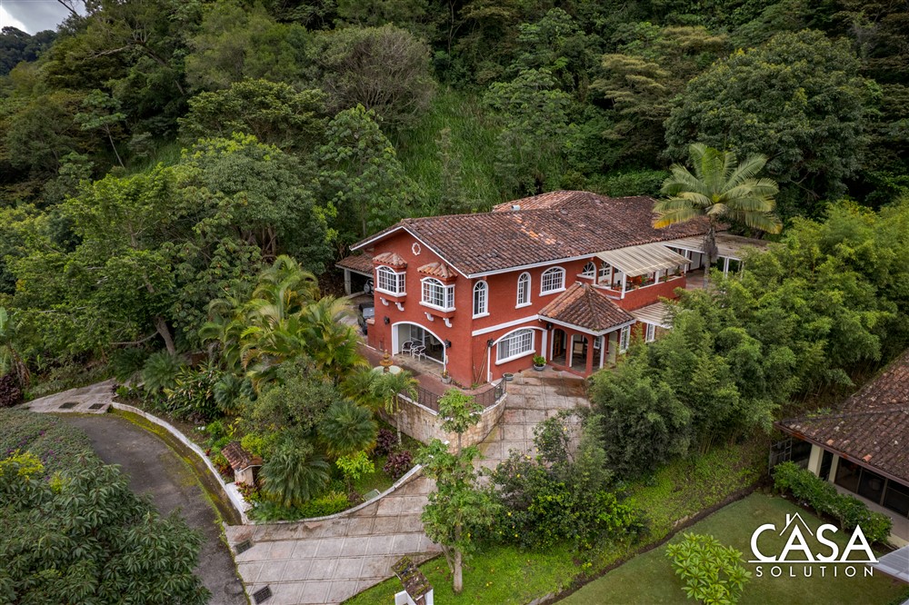 Luxuriously Elegant Home For Sale in Prestigious Valle Escondido Gated Community, Boquete, Panama – Turnkey Furnishing Included
