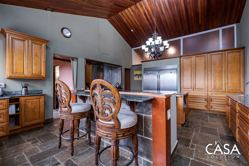 Luxuriously Elegant Home For Sale in Prestigious Valle Escondido Gated Community, Boquete, Panama – Turnkey Furnishing Included photo 11