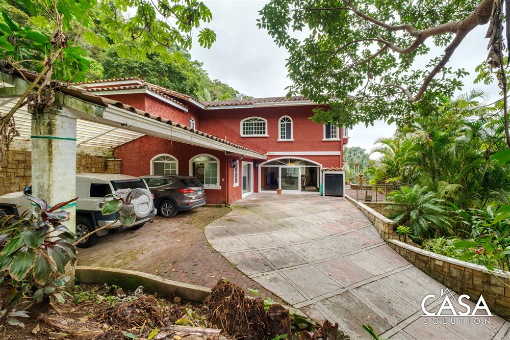 Luxuriously Elegant Home For Sale in Prestigious Valle Escondido Gated Community, Boquete, Panama – Turnkey Furnishing Included photo 4