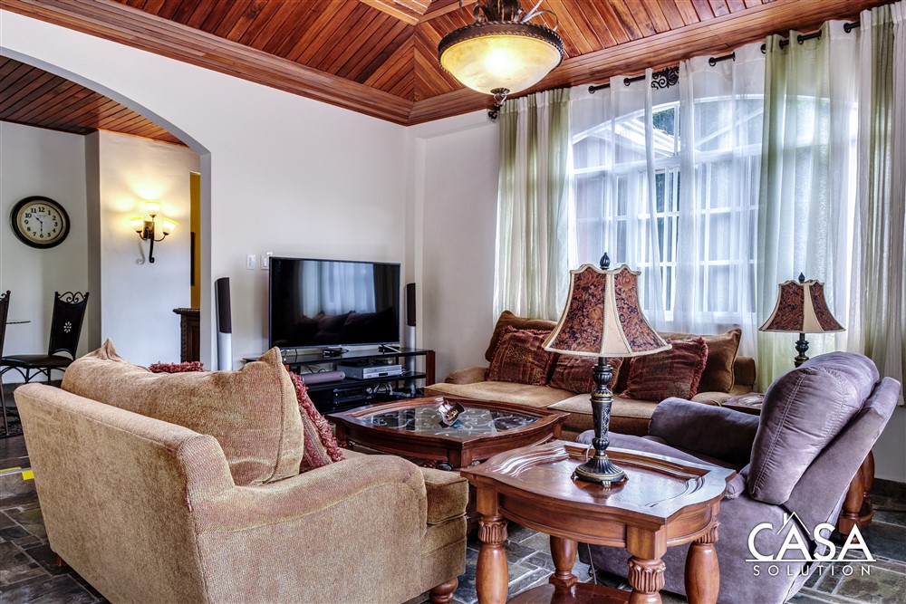 Luxuriously Elegant Home For Sale in Prestigious Valle Escondido Gated Community, Boquete, Panama – Turnkey Furnishing Included photo 8