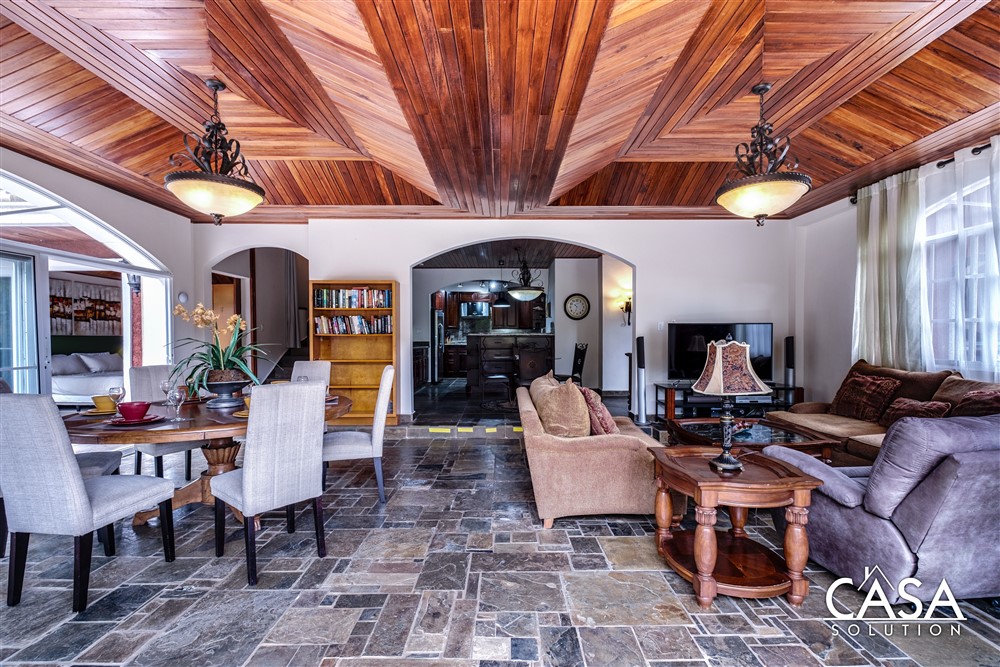 Luxuriously Elegant Home For Sale in Prestigious Valle Escondido Gated Community, Boquete, Panama – Turnkey Furnishing Included photo 9