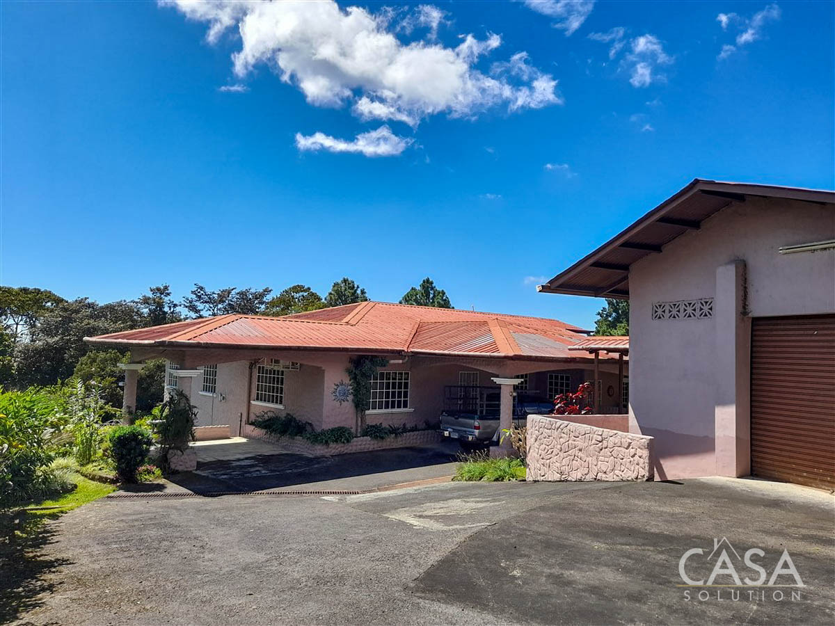 Protected: Four titled properties totaling 73 hectares in La Estrella, Jaramillo, Boquete. Solar-powered home, forested land, rivers, and waterfalls