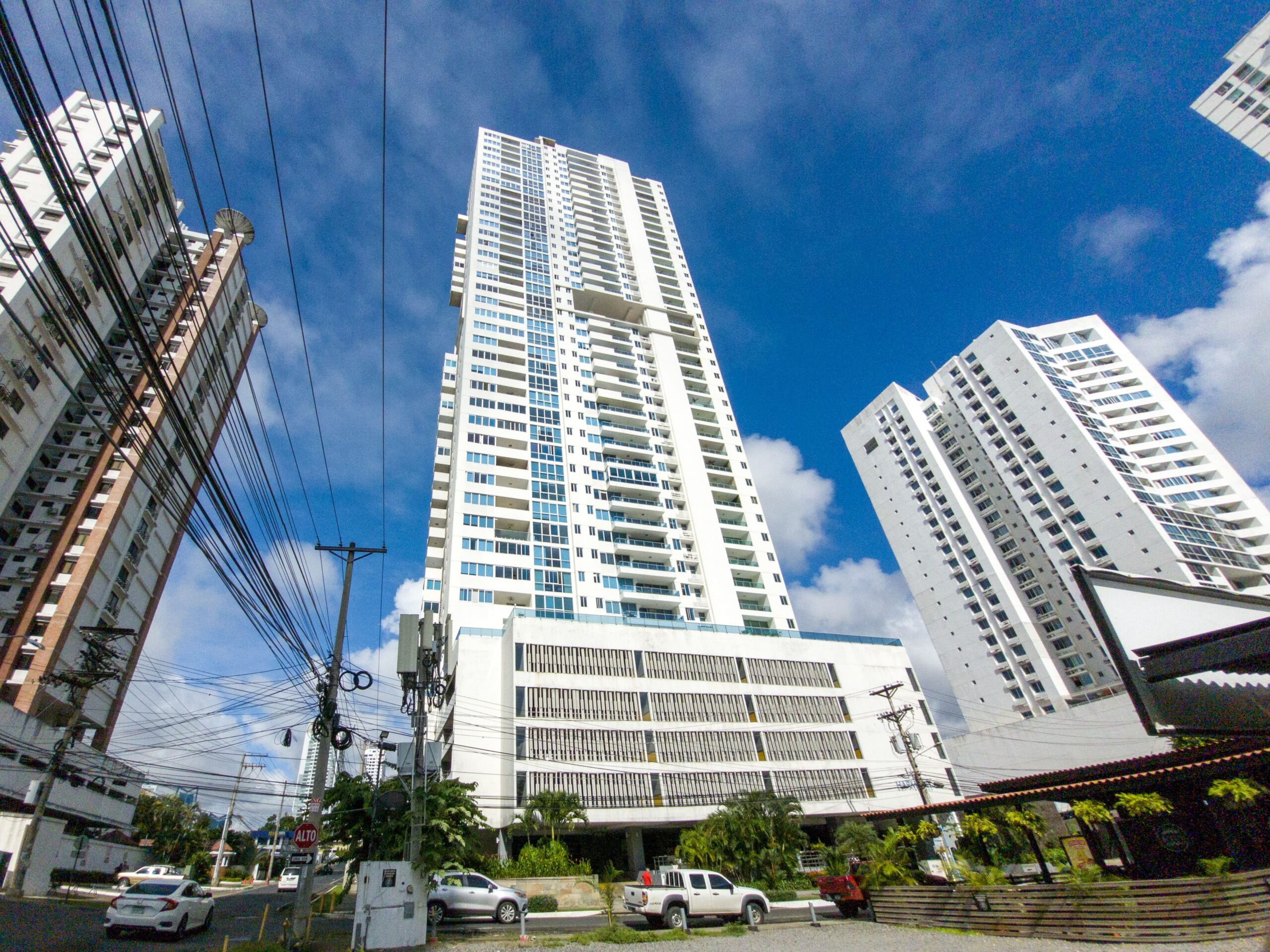 Live in Harmony! Panama City Condo for Sale in a Great San Francisco, Panama City Location