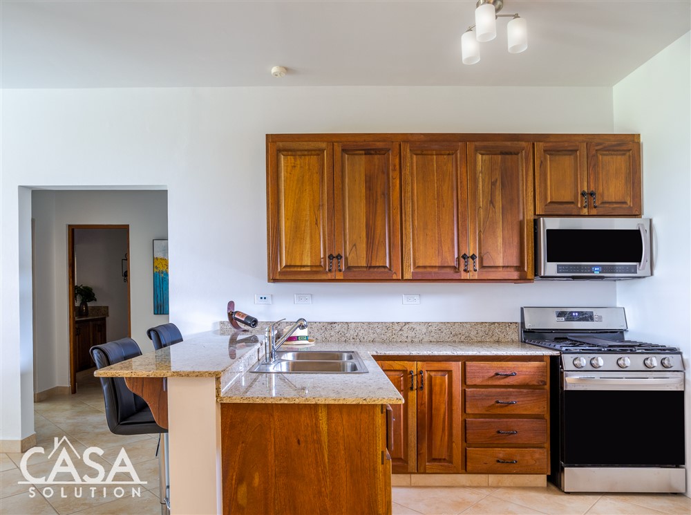 Sold by Casa Solution! Beautiful 3-Bedroom Condominium for Sale in Amenity-Rich Valle Escondido, Boquete, Panama – Furnished photo 10