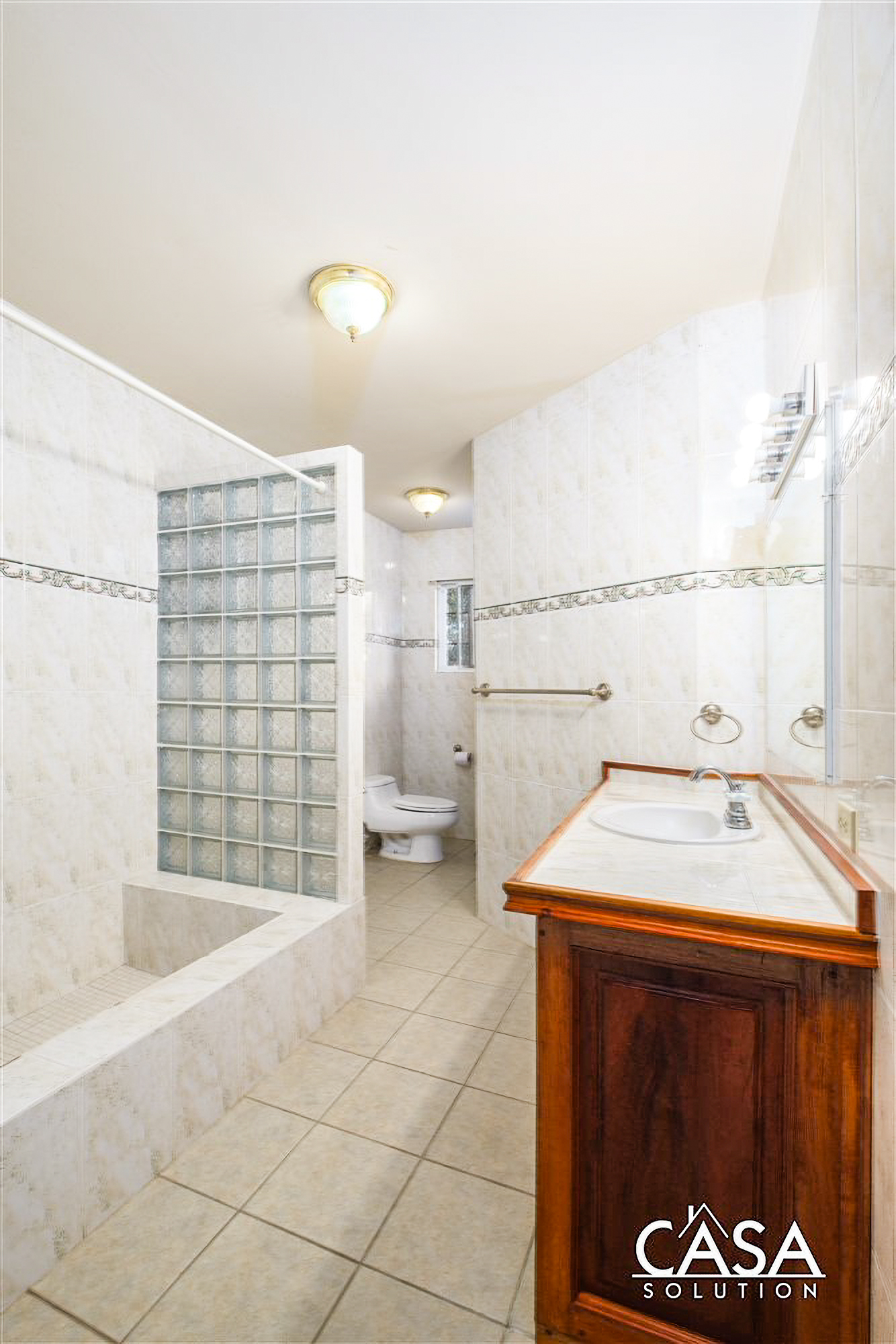 Truly Stunning Views Home for Sale Close to Downtown Boquete with Studio Apartment in Jaramillo, Boquete, Panama. photo 9