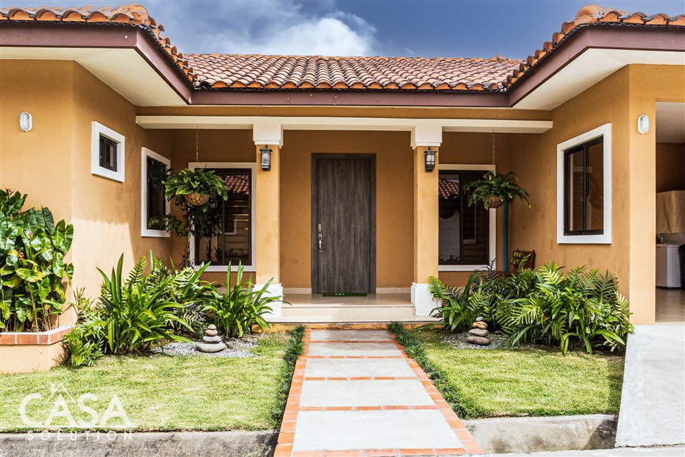 Sold by Casa Solution! Great Deal - Beautiful House for Sale or Rent in Boquete Country Club, a Prime Gated Community photo 4