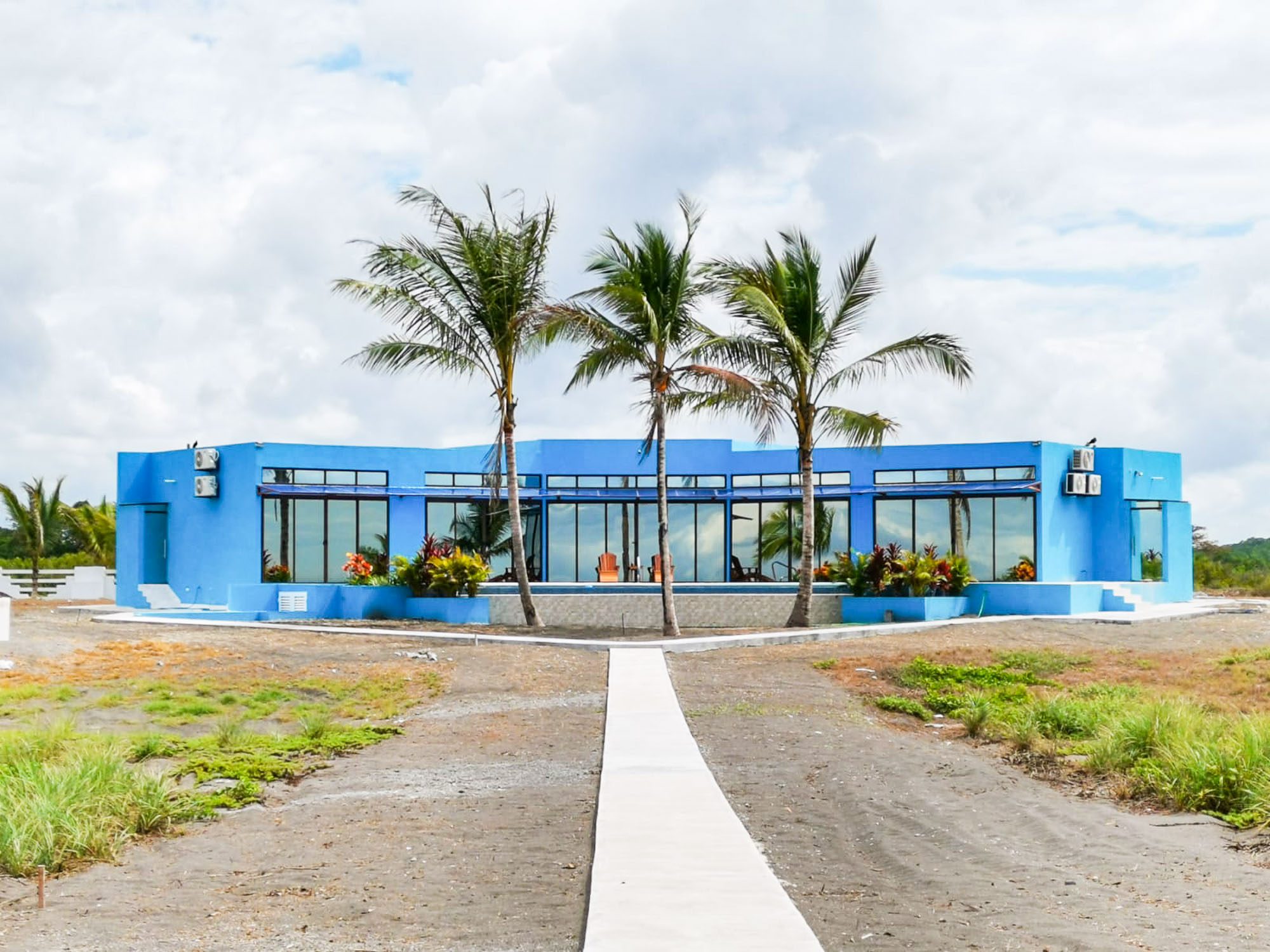 Withdrawn - Vibrant and Luxurious Beach House with Sea Views for Sale in Las Olas Development, Playa La Barqueta, Panama – Furnishings Included photo 3