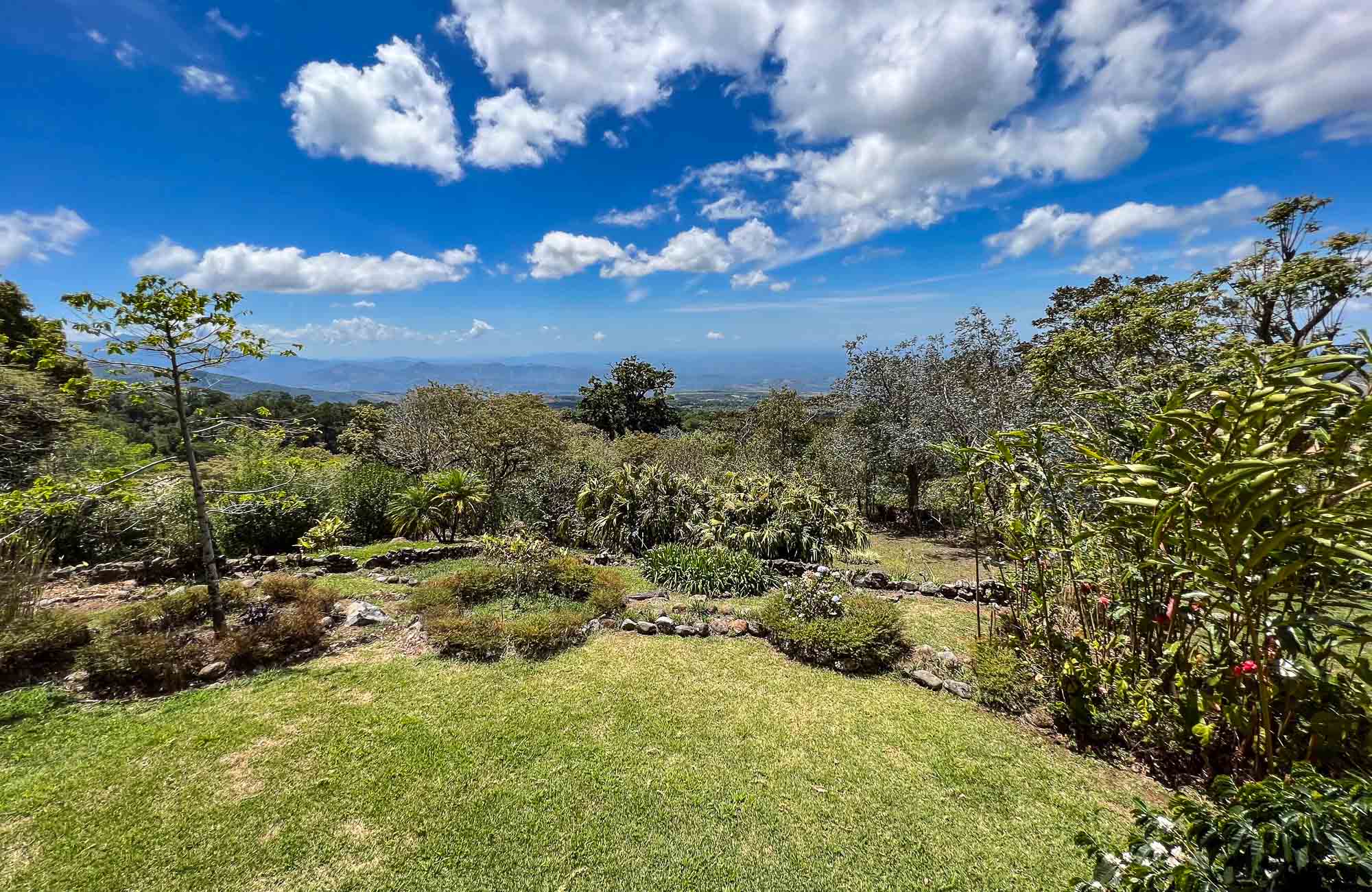 Price Reduction! Boquete View Home for Sale, A Boquete Mountain Bliss Retreat on 2.5 Acres in Jaramillo, Boquete, Chiriqui