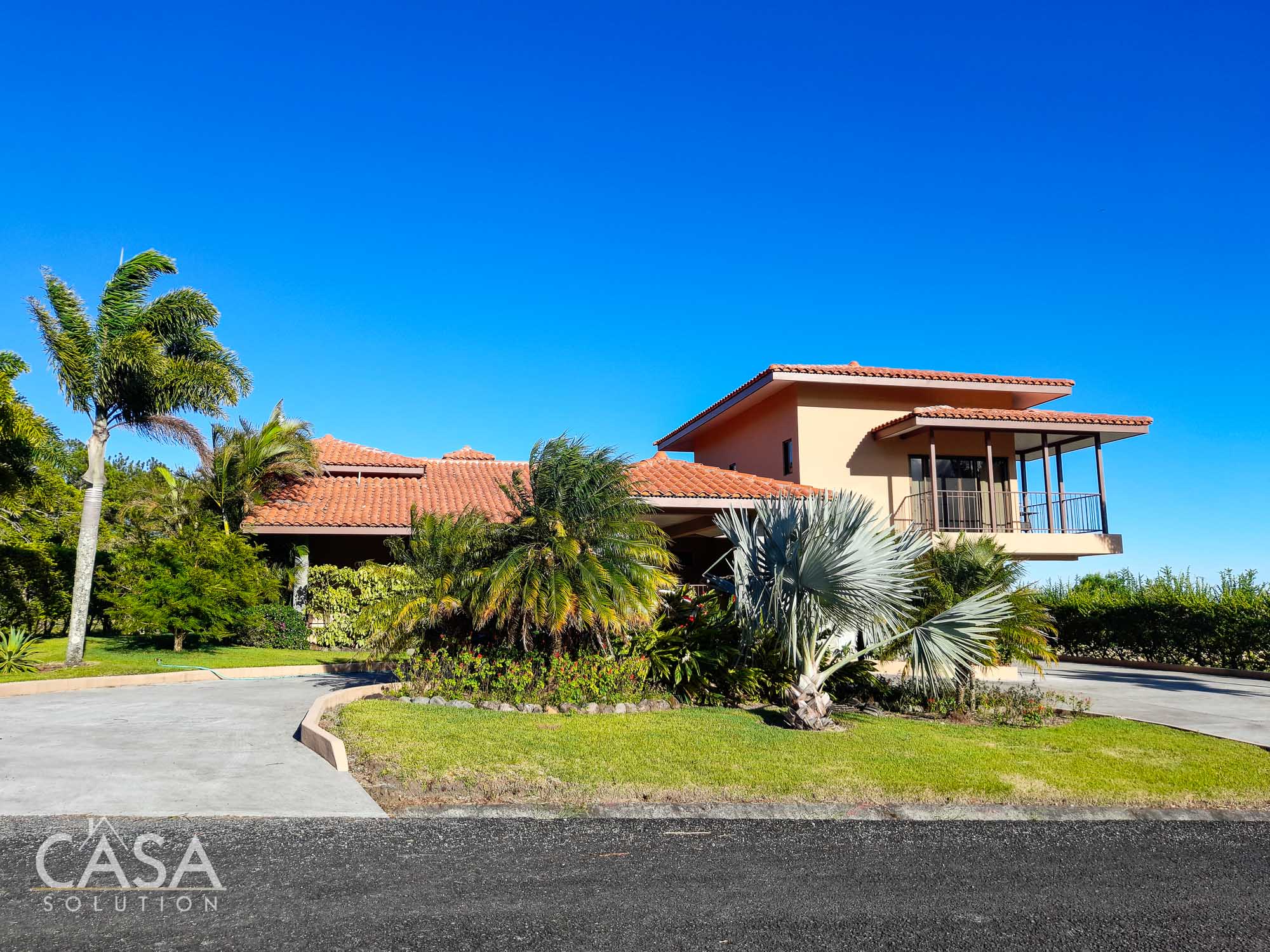 Spectacular Home for sale in Boquete Country Club with stunning views of Volcan Barú & Chiriqui mountains - Turnkey Included - New Listing photo 10