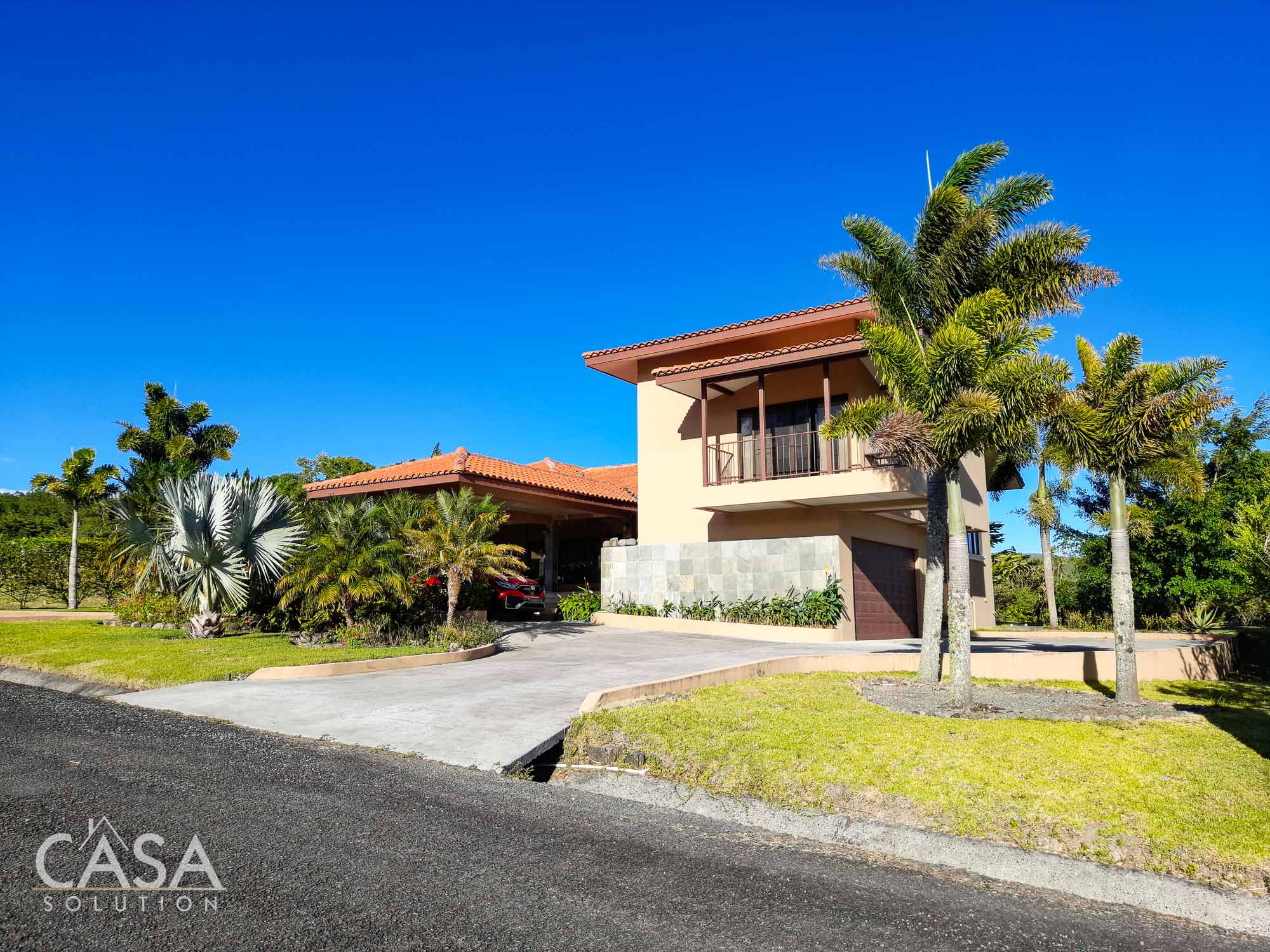 Spectacular Home for sale in Boquete Country Club with stunning views of Volcan Barú & Chiriqui mountains - Turnkey Included - New Listing photo 11