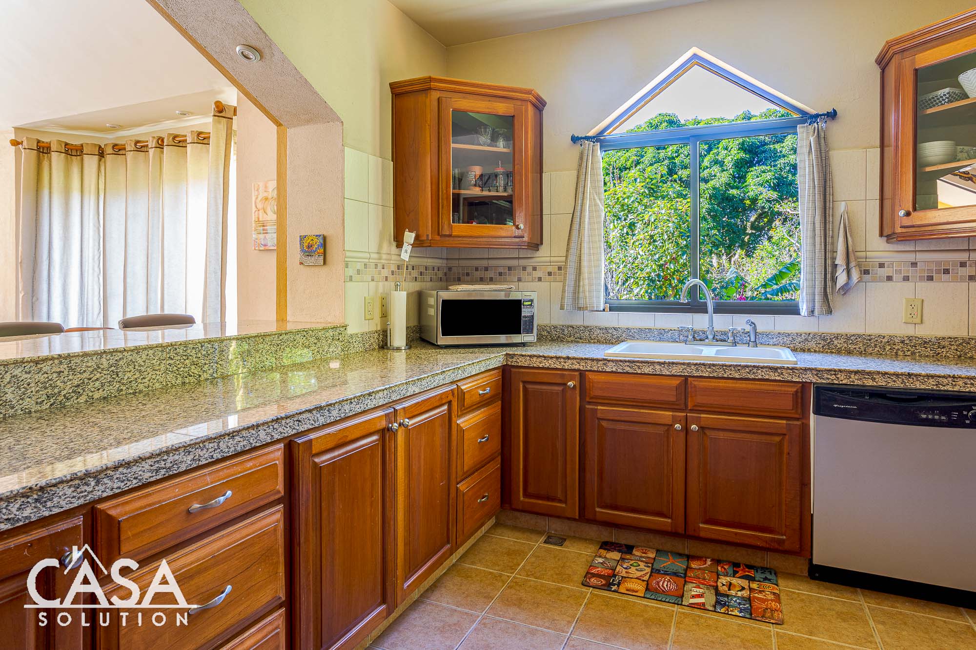 Price Reduction! Beautiful Fully Furnished House for Sale in Alto Lino, Boquete, Chiriqui. Meticulously Crafted Home with Mountain Views, Outdoor Oasis, Versatile Living Spaces, and Convenient Amenities