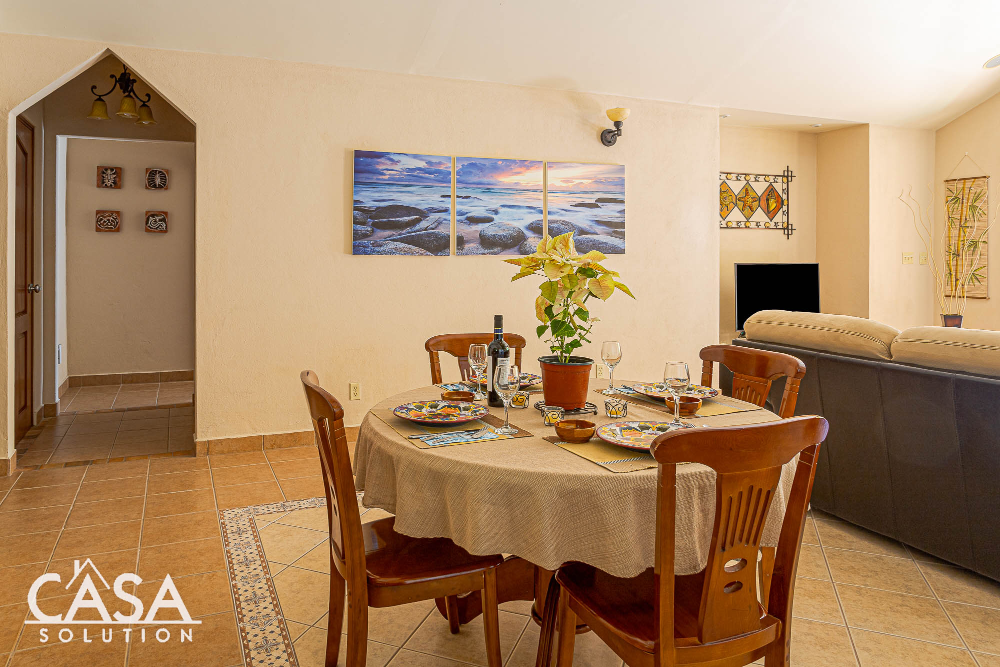Price Reduction! Beautiful Fully Furnished House for Sale in Alto Lino, Boquete, Chiriqui. Meticulously Crafted Home with Mountain Views, Outdoor Oasis, Versatile Living Spaces, and Convenient Amenities photo 8