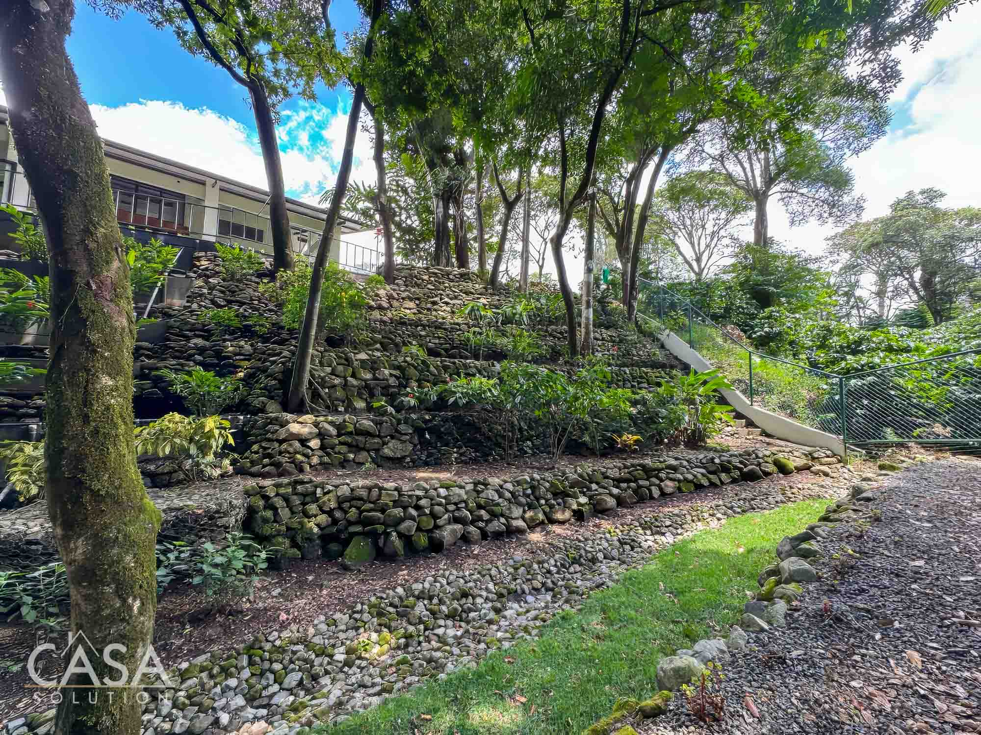Sold by Casa Solution! Stunning home for sale in Palmira, Boquete, Chiriqui with mountain views, lush gardens, and modern amenities photo 5