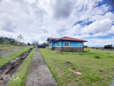 Mountain Home for Sale in El Frances, Boquete, Chiriqui. Conveniently located With Stunning Mountain views