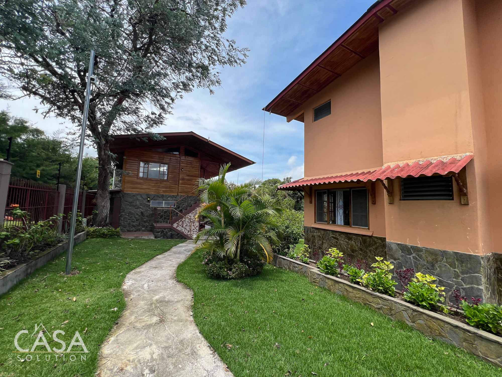 Price Reduction!! Spacious Home for Sale in Volcancito, Santa Lucia, Boquete, Chiriqui. Fully furnished, abundant natural light photo 3